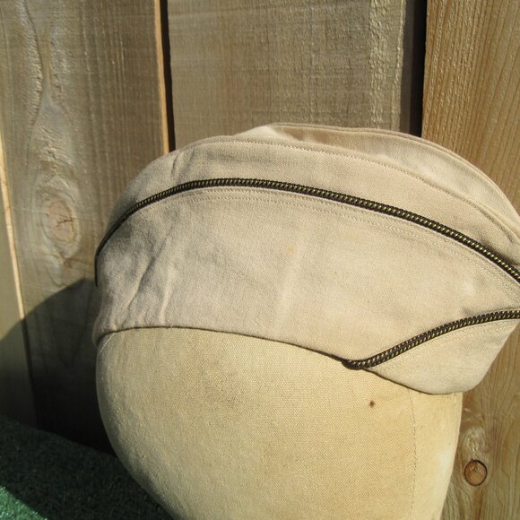 Set of 2 Vintage Knox New York WW2 Flight Nurse Caps Hats Beige & Green Garrison main image 4